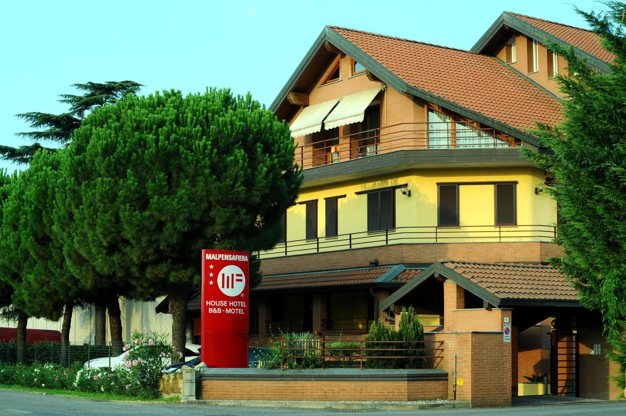 玛尔帕瑟佛乐酒店 Bernate Ticino 外观 照片